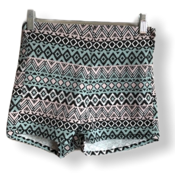 Divided by H&M High Waisted Tribal Shorts - Picture 1 of 6